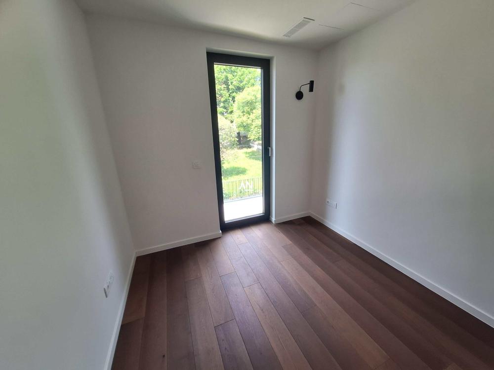 Slika 9 - Banjičkih žrtava,  Kuća za izdavanje, 276m2, 5.000€
