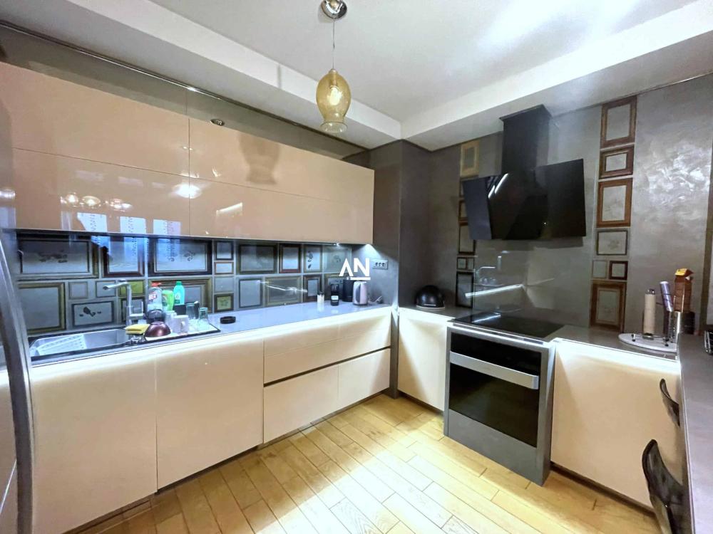 Slika 6 - Uroša Martinovića, Četvorosoban stan za izdavanje, 168m2, 3.000€