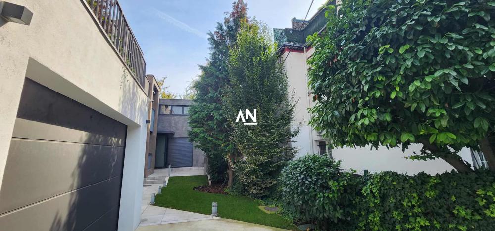Slika 2 - Banjičkih žrtava,  Kuća za izdavanje, 220m2, 3.500€