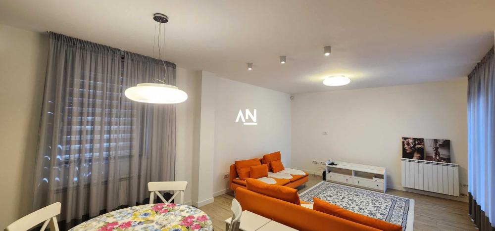 Slika 5 - Banjičkih žrtava,  Kuća za izdavanje, 220m2, 3.500€