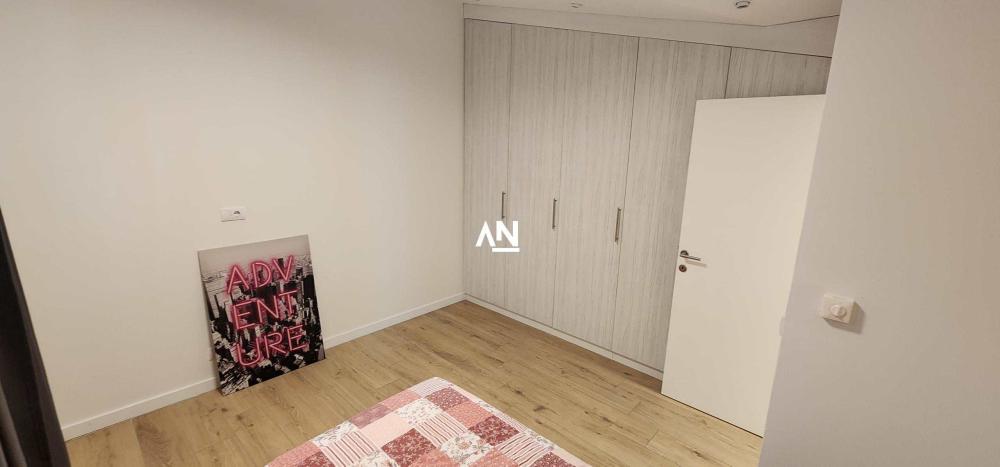 Slika 11 - Banjičkih žrtava,  Kuća za izdavanje, 220m2, 3.500€