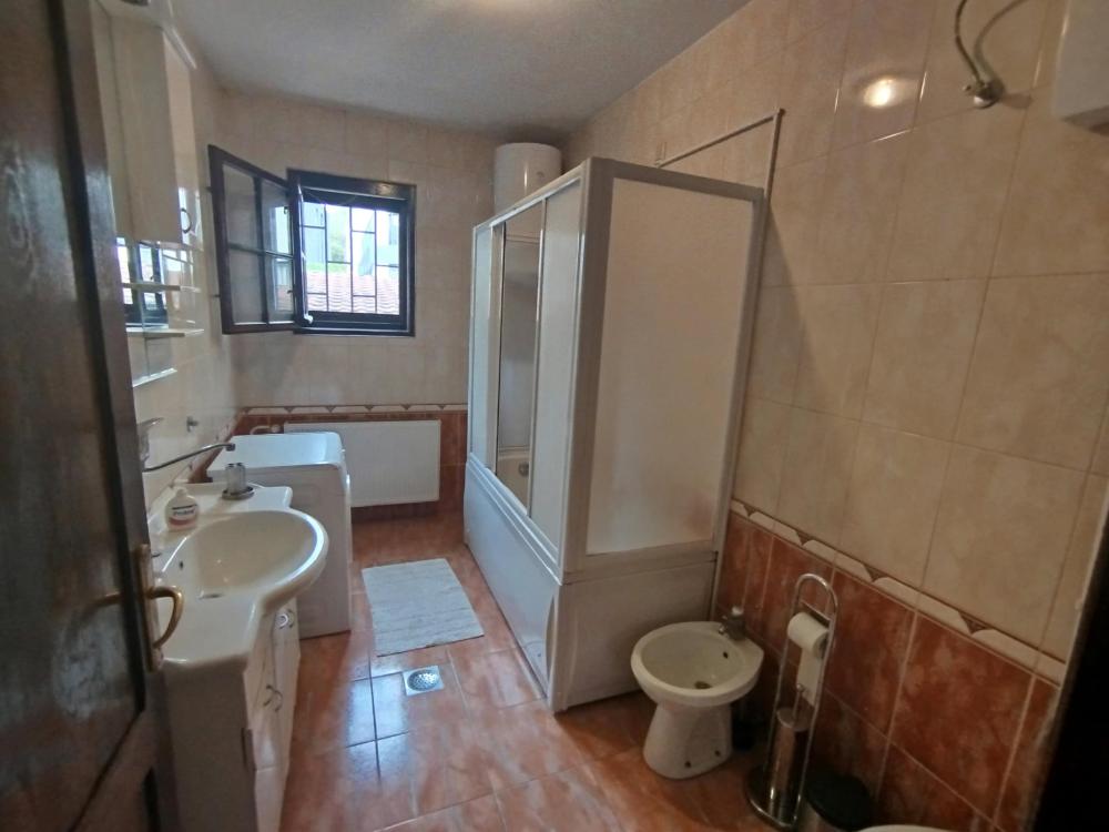 Slika 11 - Diane Budisavljević,  Kuća za izdavanje, 170m2, 2.300€
