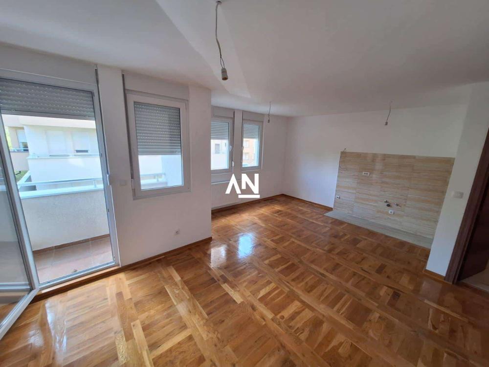 Slika 1 - Milića od Mačve, Dvosoban stan na prodaju, 57m2, 136.800€