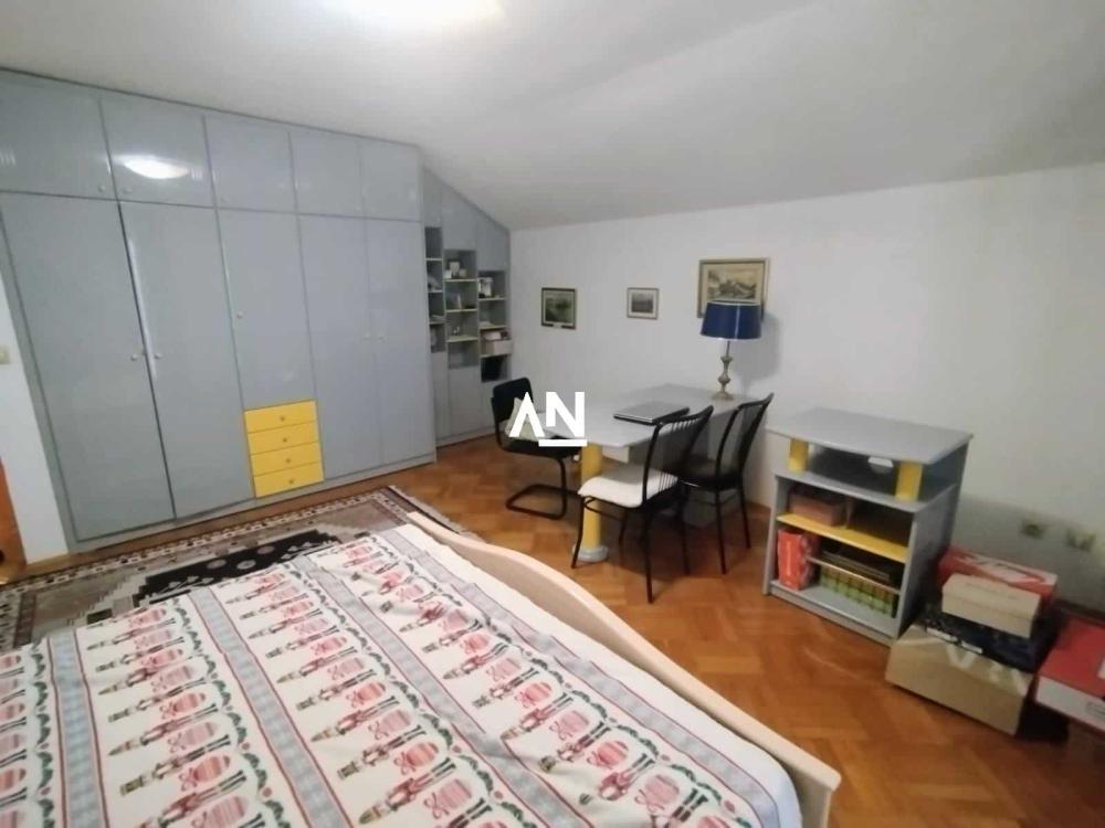 Slika 10 - Kosovskih božura,  Kuća na prodaju, 300m2, 880.000€