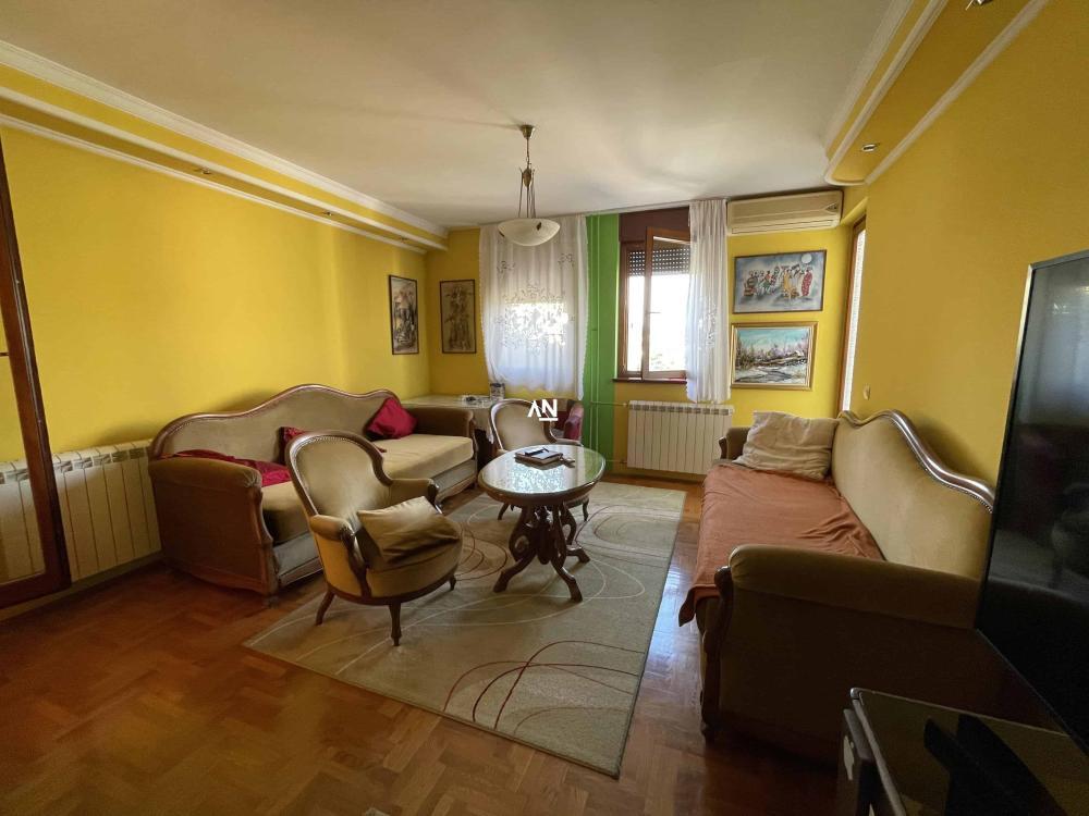 Glavna slika -Ulofa Palmea, Trosoban stan na prodaju, 75m2, 235.000€