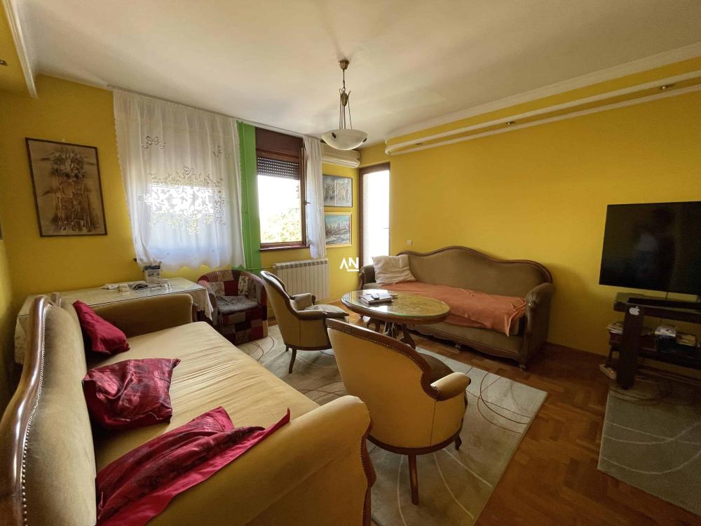 Slika 1 - Ulofa Palmea, Trosoban stan na prodaju, 75m2, 235.000€