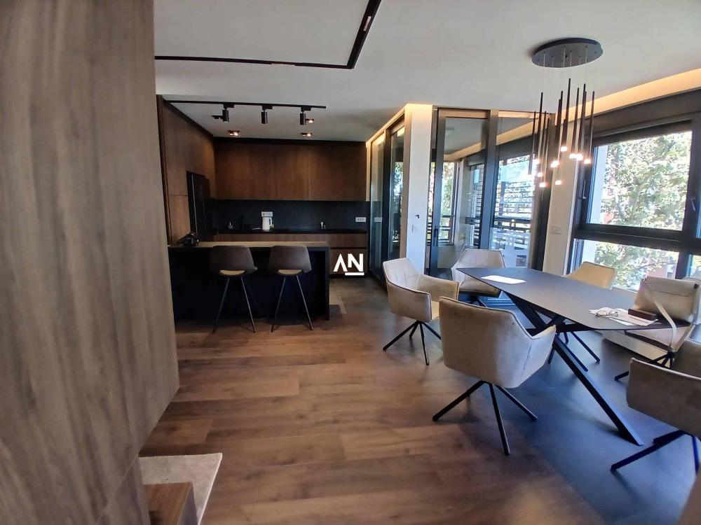 Slika 2 - Niška, Petosoban stan na prodaju, 198m2, 870.000€