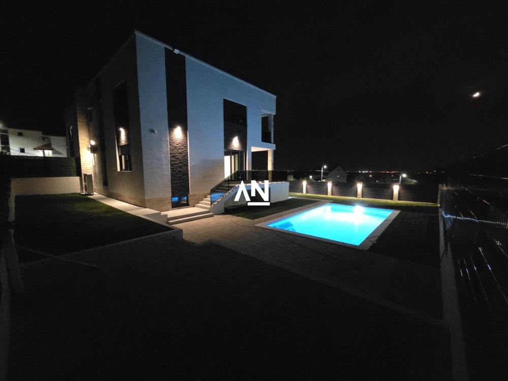Slika 3 - Braće Stošić,  Kuća na prodaju, 300m2, 550.000€