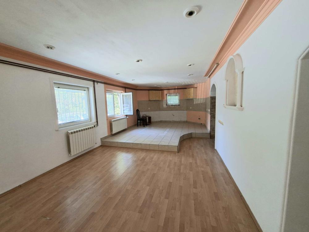 Slika 1 - Radeta Markovića, Trosoban stan na prodaju, 108m2, 185.000€