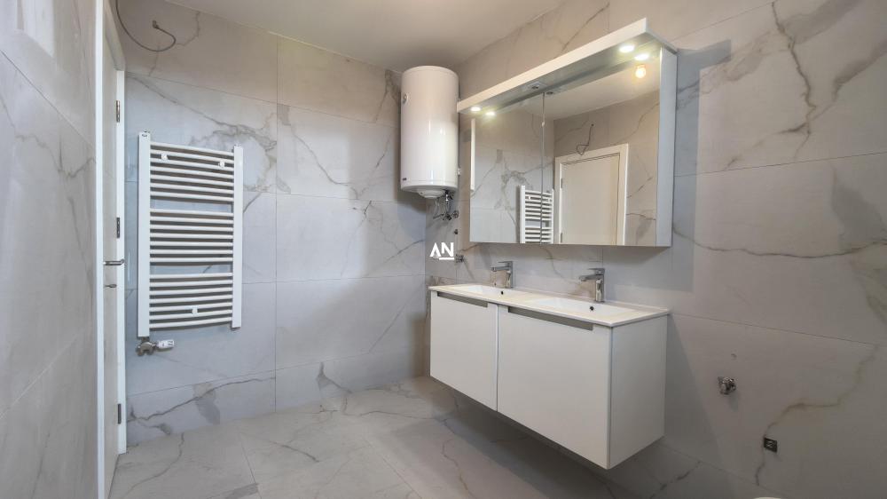 Slika 10 - Pala Telekija, Četvorosoban stan na prodaju, 135m2, 209.925€