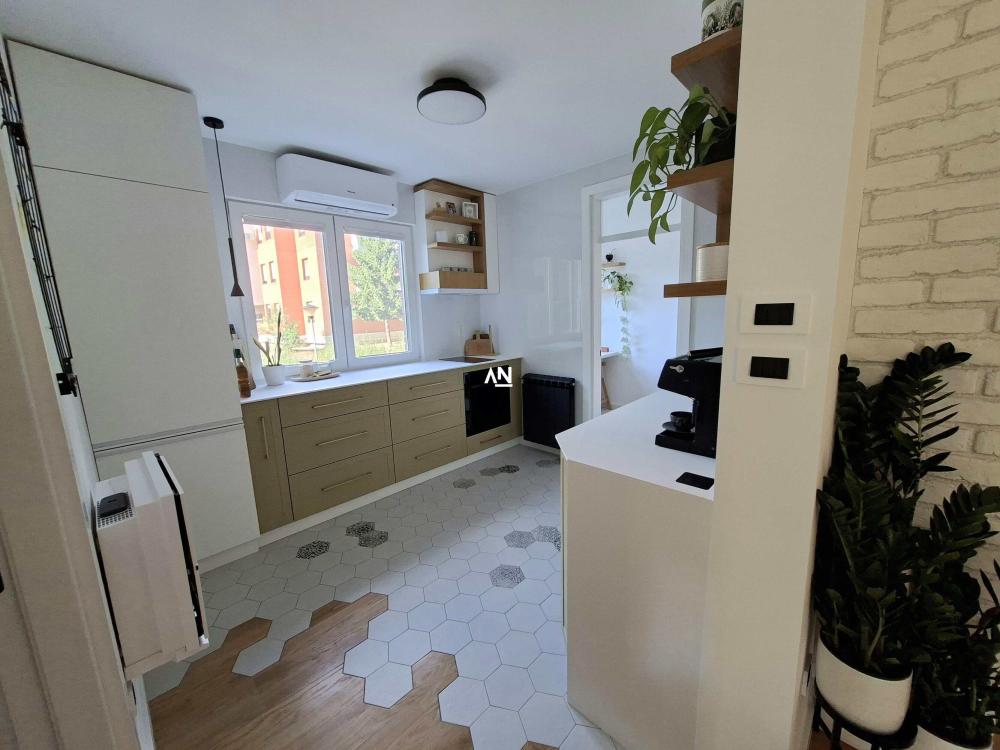 Slika 9 - Slobodana Jovanovića, Četvorosoban stan na prodaju, 74m2, 330.000€