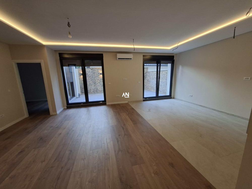 Slika 1 - Koste Trifkovića, Trosoban stan na prodaju, 35m2, 276.000€