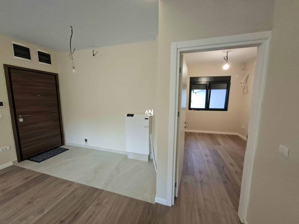 Slika 3 - Koste Trifkovića, Trosoban stan na prodaju, 35m2, 276.000€