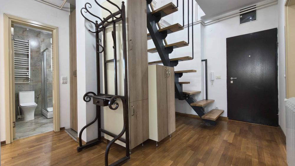 Slika 1 - Radoja Domanovića, Četvorosoban stan na prodaju, 95m2, 350.000€