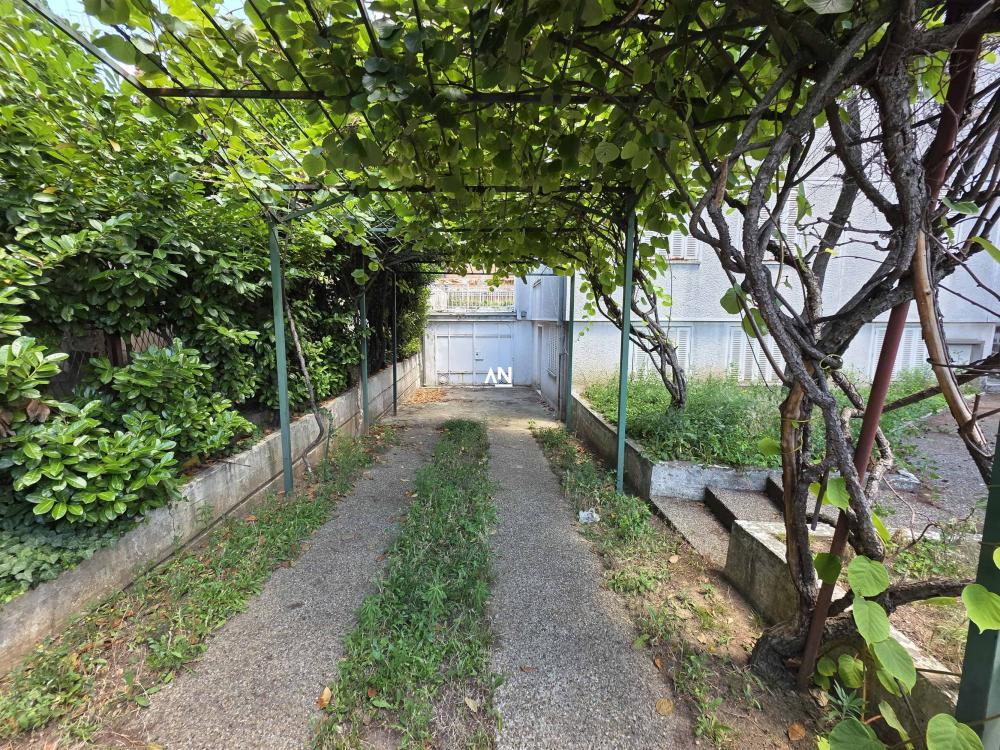 Slika 1 - Milana Rakića,  Kuća na prodaju, 364m2, 770.000€