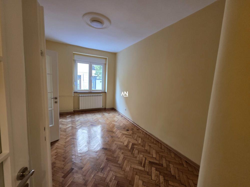 Slika 8 - Cetinjska, Četvorosoban stan na prodaju, 65m2, 315.000€