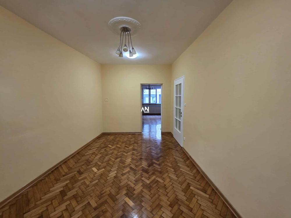 Slika 3 - Cetinjska, Četvorosoban stan na prodaju, 65m2, 315.000€