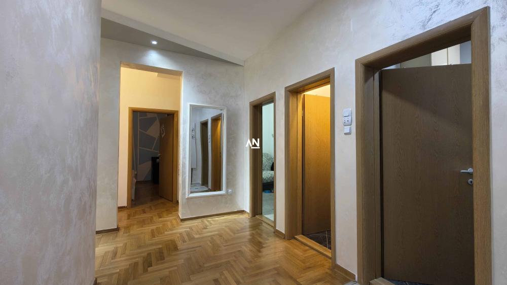 Slika 7 - Stojana Stoleta Aranđelovića, Četvorosoban stan na prodaju, 88m2, 227.900€