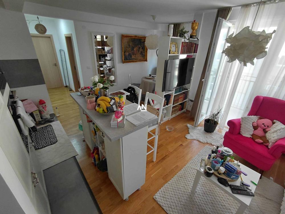 Slika 1 - Nine Kirsanove, Trosoban stan na prodaju, 59m2, 165.000€