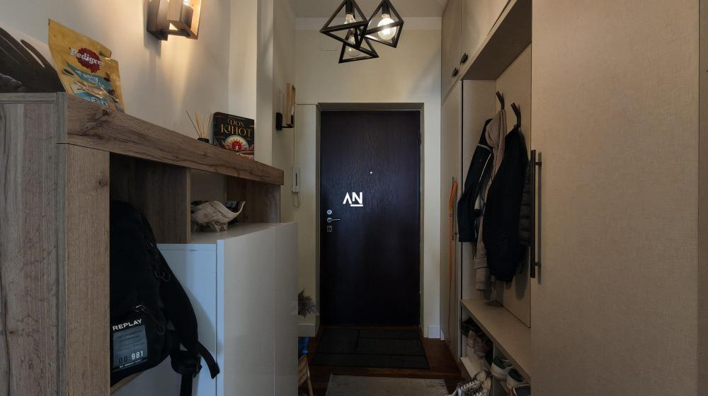 Slika 1 - Vukice Mitrović, Četvorosoban stan na prodaju, 89m2, 349.900€