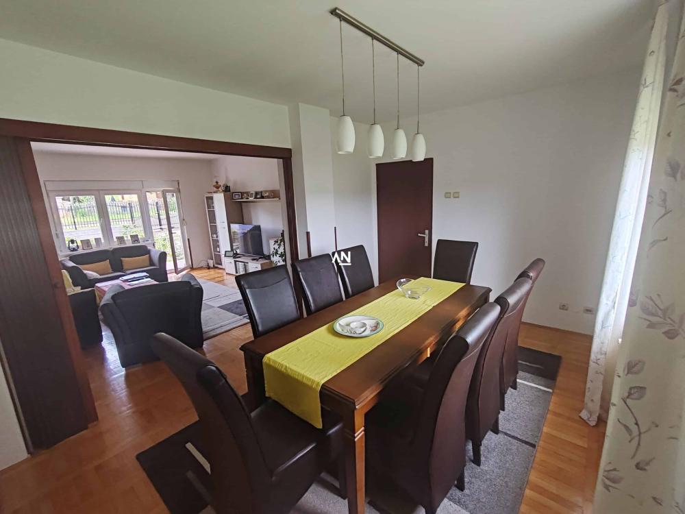 Slika 3 - Svetog Save,  Kuća na prodaju, 180m2, 225.000€