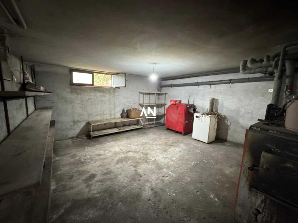 Slika 11 - 13. septembra 1. deo, Kuća na prodaju, 292m2, 300.000€