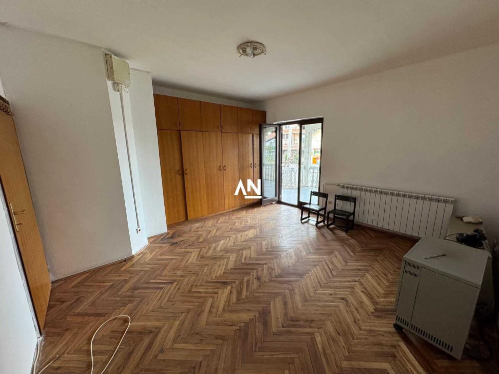 Slika 8 - 13. septembra 1. deo, Kuća na prodaju, 292m2, 300.000€