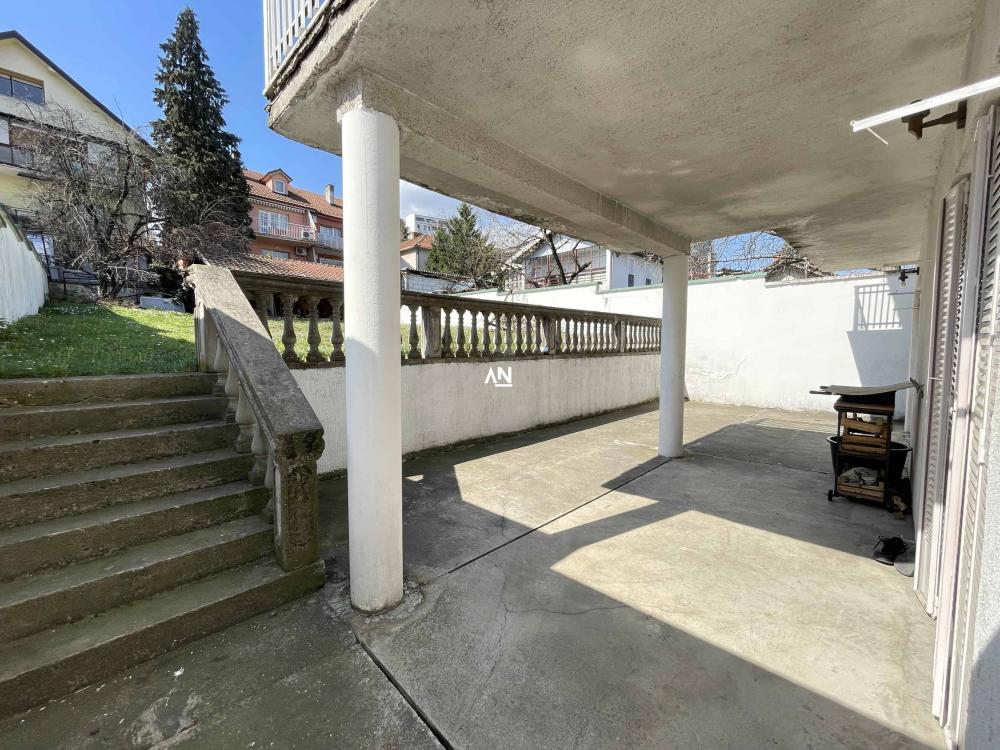 Slika 4 - Nikole Đurkovića,  Kuća na prodaju, 400m2, 1.250.000€