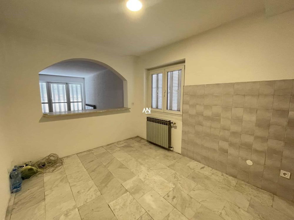 Slika 11 - Nikole Đurkovića,  Kuća na prodaju, 400m2, 1.250.000€