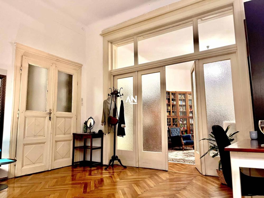 Slika 1 - Trg mladenaca, Četvorosoban stan na prodaju, 159m2, 370.000€