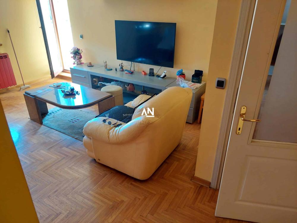 Slika 3 - Samjuela Beketa, Trosoban stan na prodaju, 76m2, 190.000€
