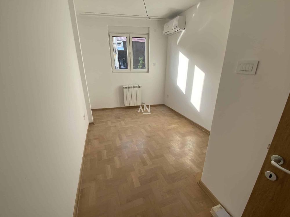Slika 1 - Ruđera Boškovića, Trosoban stan na prodaju, 65m2, 205.000€