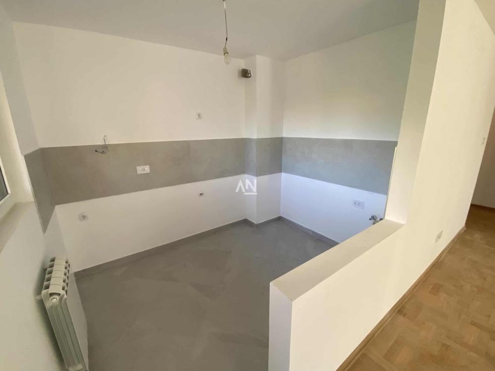 Slika 2 - Ruđera Boškovića, Trosoban stan na prodaju, 65m2, 205.000€
