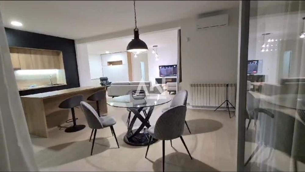 Slika 8 - Velisava Vulovića, Šestosoban stan na prodaju, 210m2, 950.000€