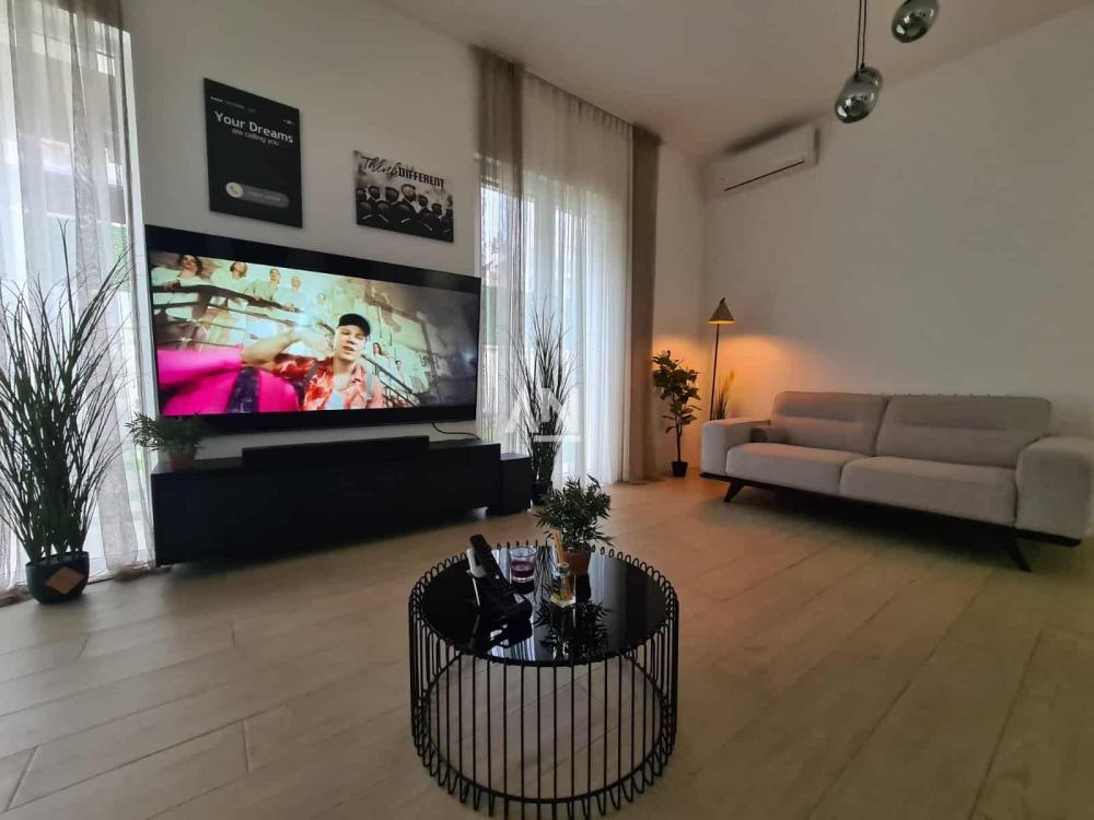 Slika 5 - Velisava Vulovića, Šestosoban stan na prodaju, 210m2, 950.000€