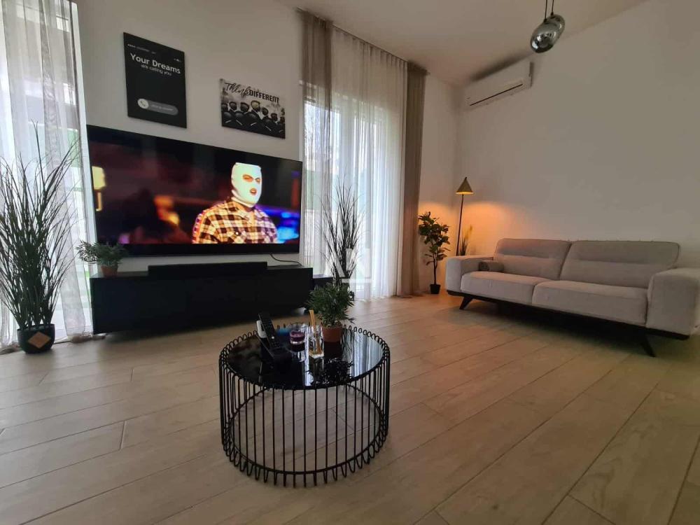 Slika 6 - Velisava Vulovića, Šestosoban stan na prodaju, 210m2, 950.000€
