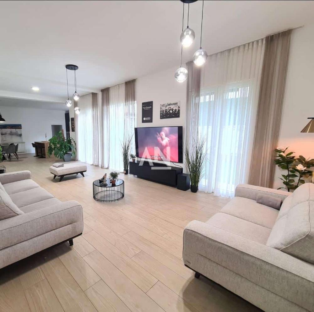 Slika 3 - Velisava Vulovića, Četvorosoban stan na prodaju, 180m2, 900.000€
