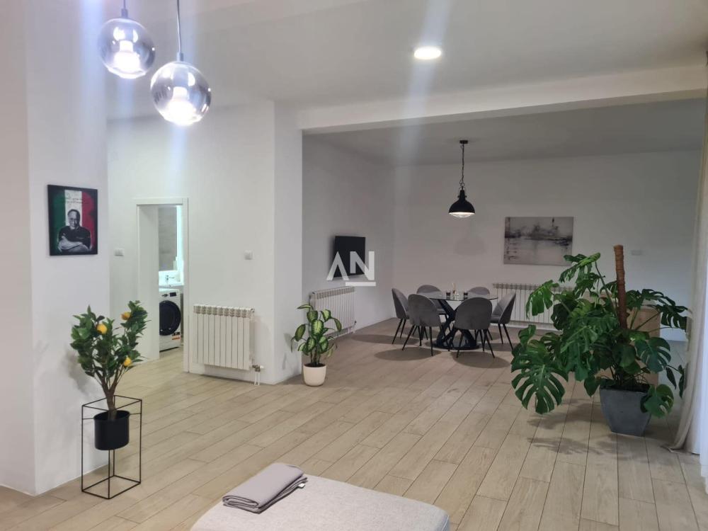 Slika 2 - Velisava Vulovića, Četvorosoban stan na prodaju, 180m2, 900.000€
