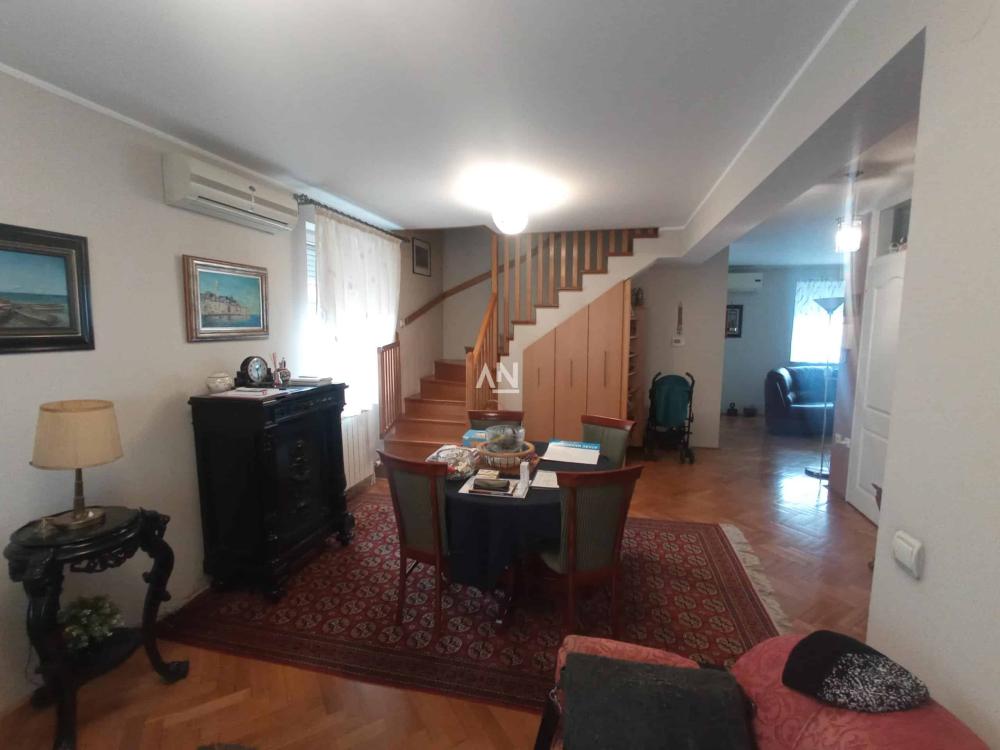 Slika 3 - Mladenovačka, Petosoban stan na prodaju, 140m2, 397.000€
