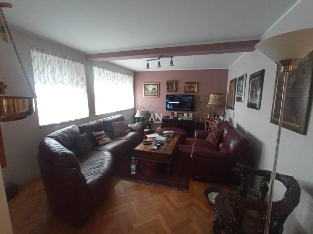 Slika 1 - Mladenovačka, Petosoban stan na prodaju, 140m2, 397.000€