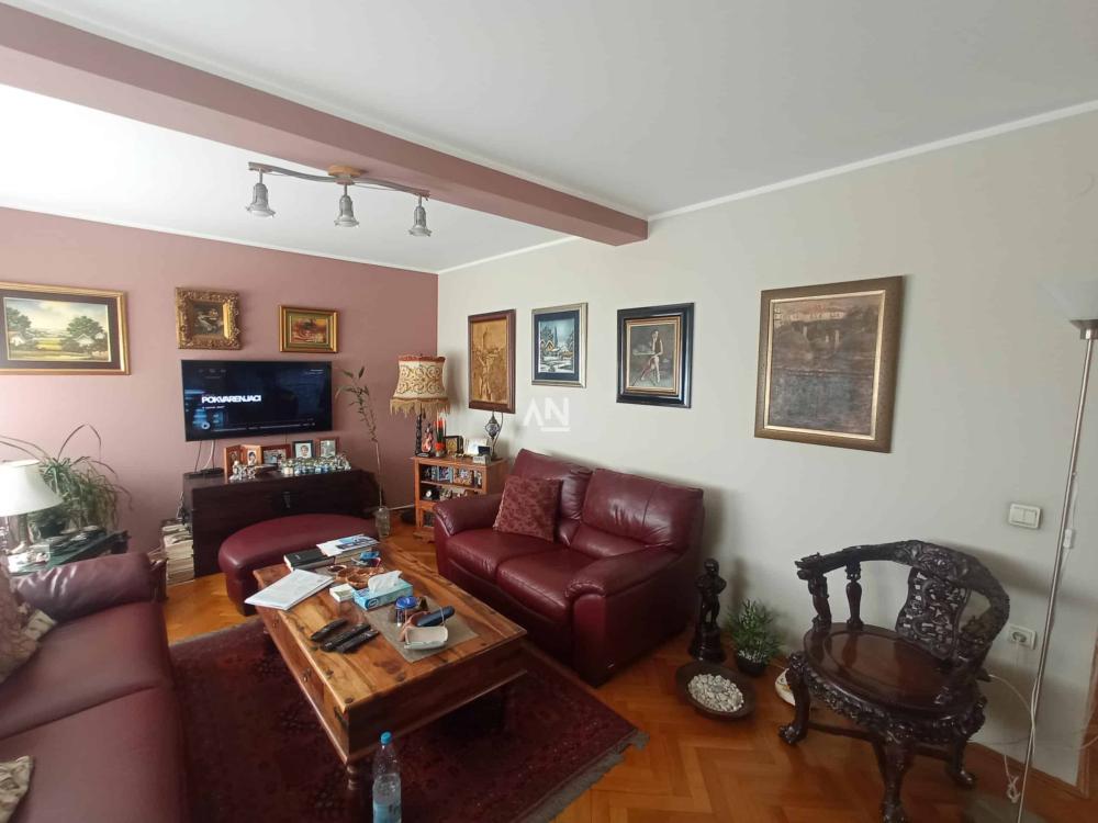 Slika 2 - Mladenovačka, Petosoban stan na prodaju, 140m2, 397.000€