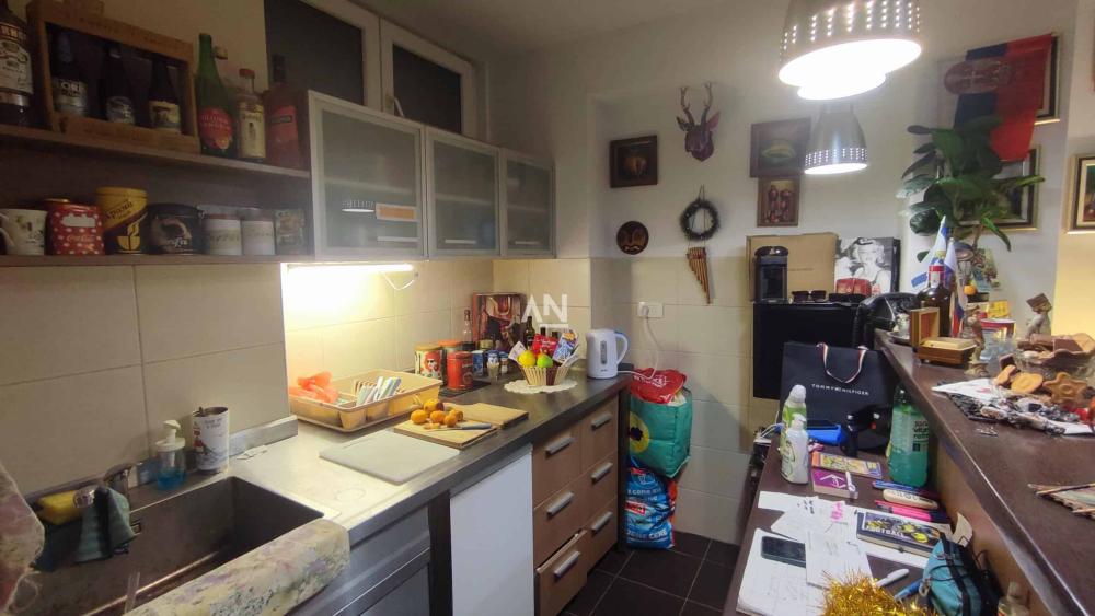 Slika 1 - Karađorđeva, Šestosoban stan na prodaju, 105m2, 349.800€
