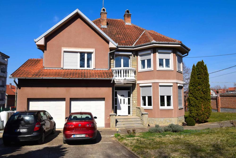 Slika 1 - Miljakovačke livade,  Kuća na prodaju, 222m2, 630.000€