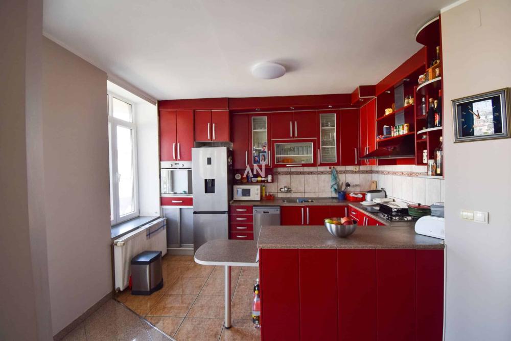 Slika 9 - Miljakovačke livade,  Kuća na prodaju, 222m2, 630.000€