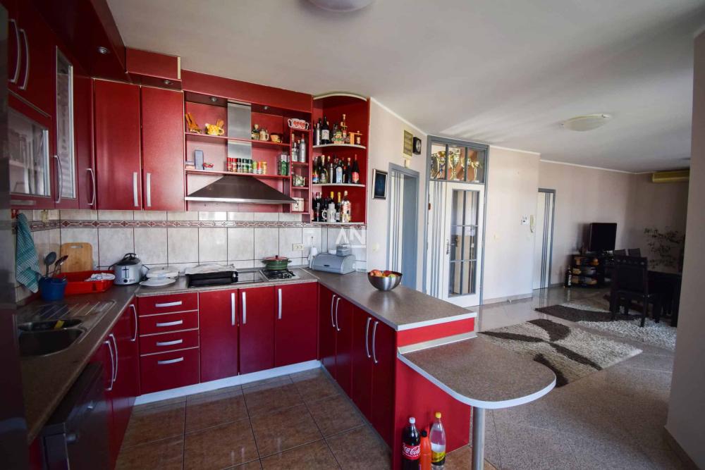 Slika 10 - Miljakovačke livade,  Kuća na prodaju, 222m2, 630.000€