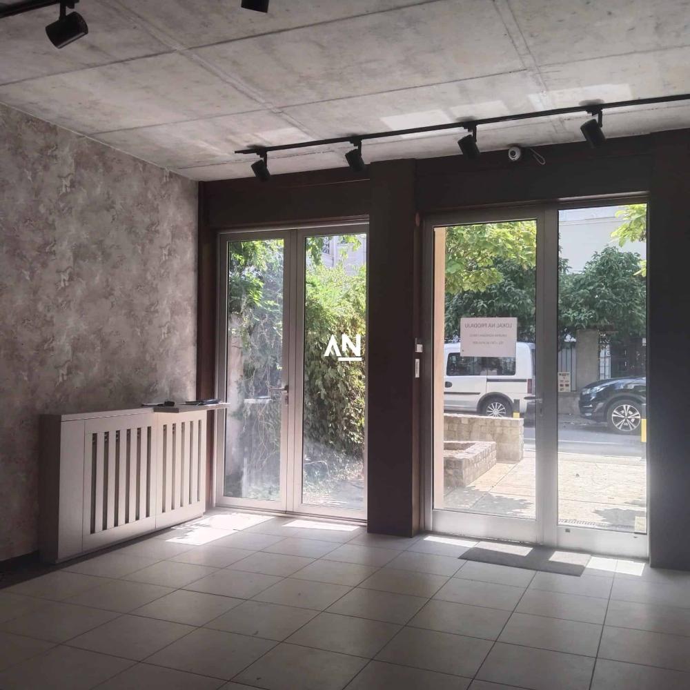 Slika 9 - Novopazarska,  Lokal za izdavanje, 140m2, 2.000€