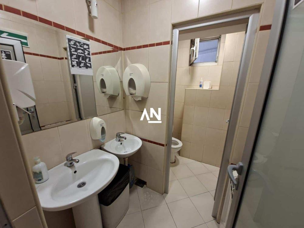Slika 3 - Cara Dušana,  Lokal za izdavanje, 216m2, 2.850€