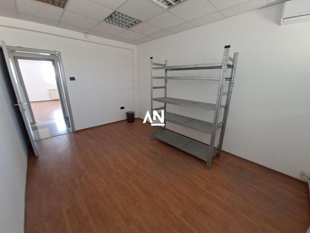 Slika 5 - Cara Dušana,  Lokal za izdavanje, 216m2, 2.850€