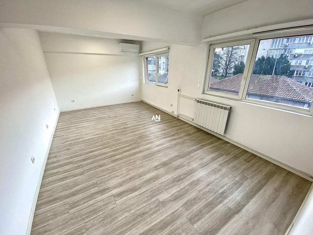 Glavna slika -Tabanovačka,  Lokal za izdavanje, 150m2, 2.400€