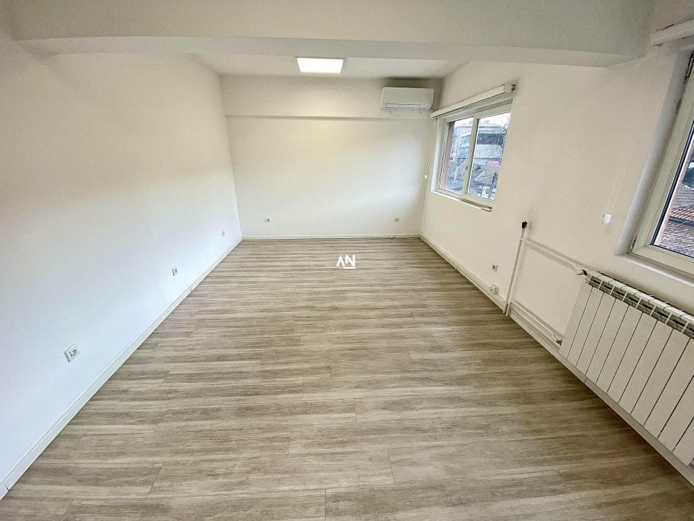 Slika 1 - Tabanovačka,  Lokal za izdavanje, 150m2, 2.400€